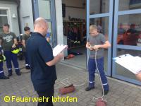 Kann man auch gut zuhause und im Beruf benutzen: verschiedene Knöten und Stiche.