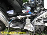 Verkehrsunfall mit eingeklemmter Person