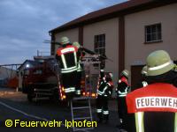 Montage der Trage auf der Drehleiter