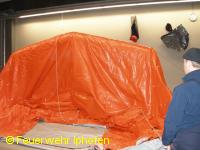 festhalten beim Aufstellen ...